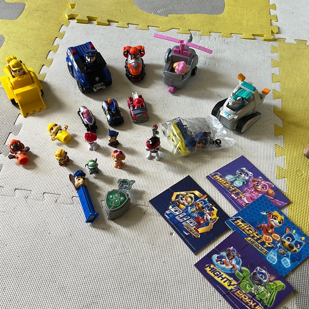 PawPatrol toys great condition Xmas gift